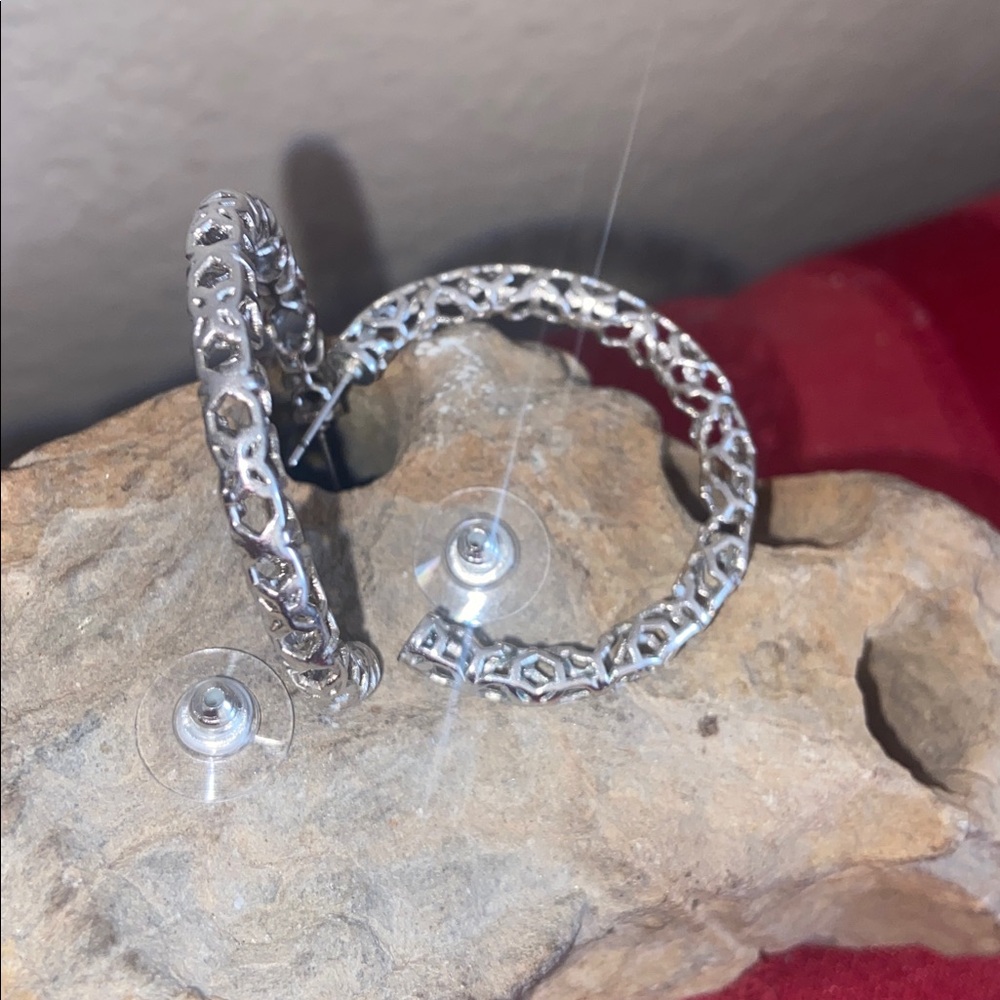 Kendra Scott Maggie Silver Intricate Silver Hoop Earrings - Picture 3 of 8
